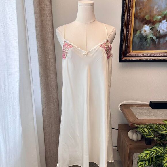 Val Mode Other - Vintage Val Mode Lingerie Ivory Satin Slip